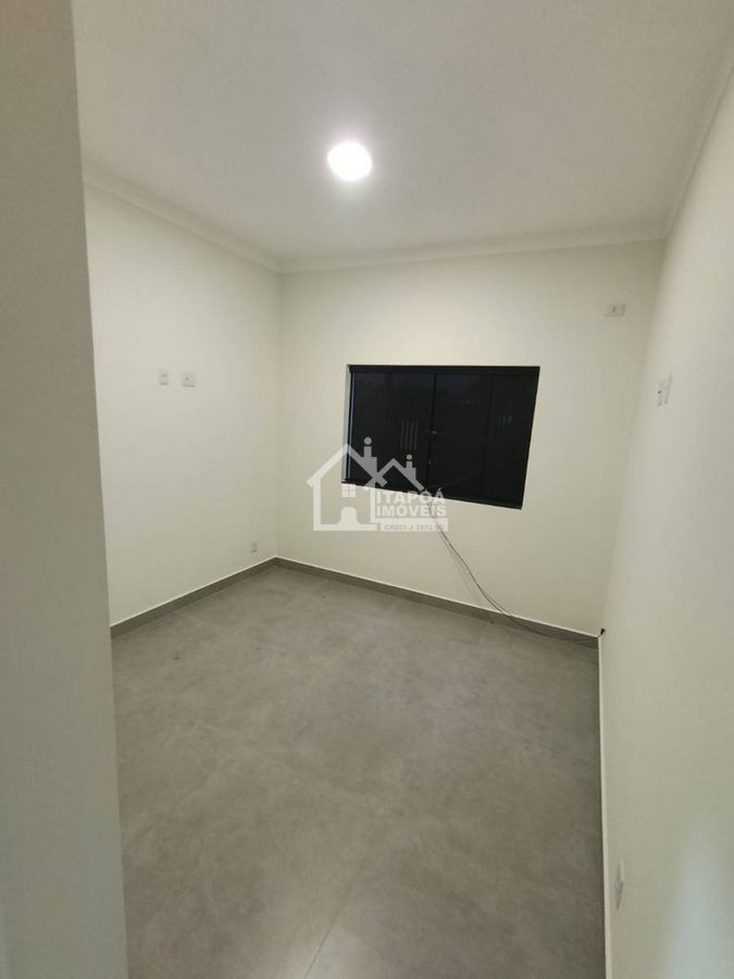 Casa com piscina alto padrão de acabamento no Balneário Paese