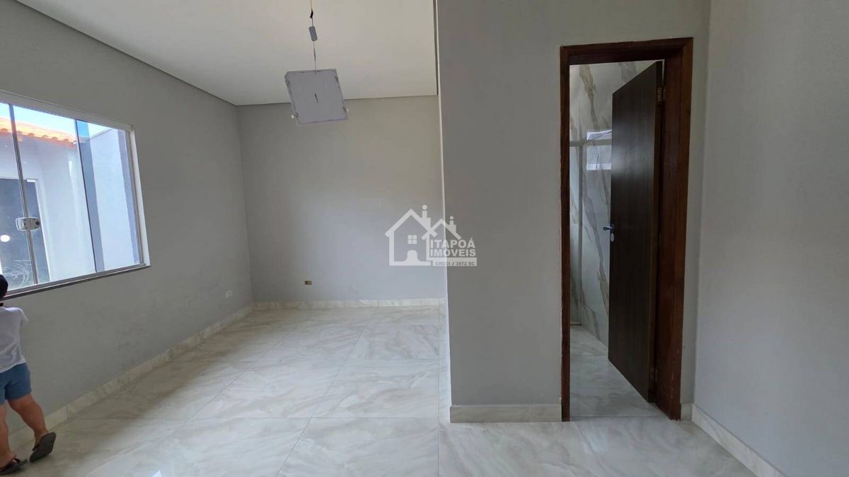 Casa com 3 quartos, São José - Itapoá a 30 metros da Av. José Pacheco