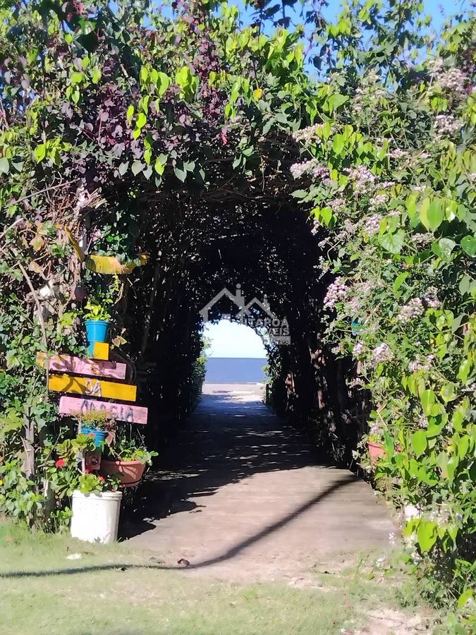 Casa com 3 Quartos, 1 Suíte, Balneário Ipacaray, 1100 Metros do Mar