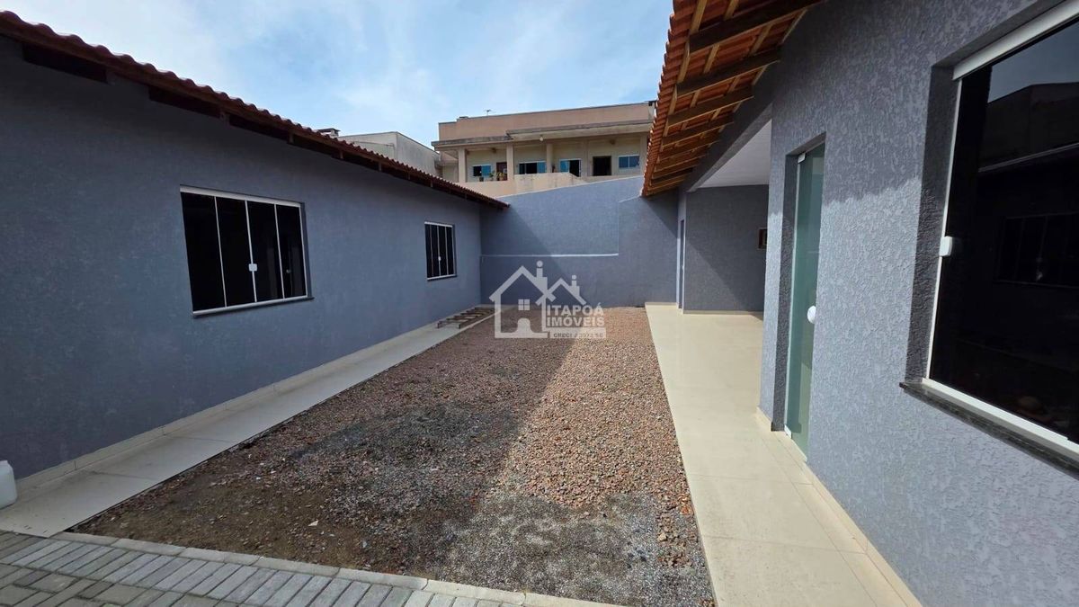 Casa com 3 quartos, São José - Itapoá a 30 metros da Av. José Pacheco