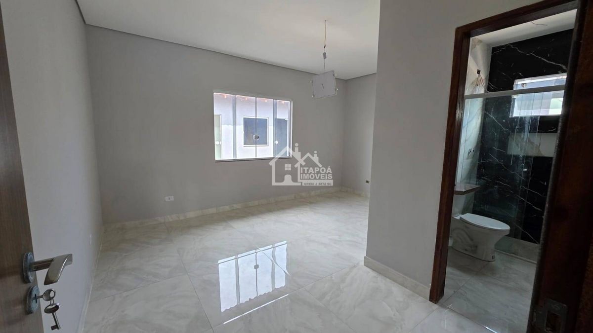 Casa com 3 quartos, São José - Itapoá a 30 metros da Av. José Pacheco