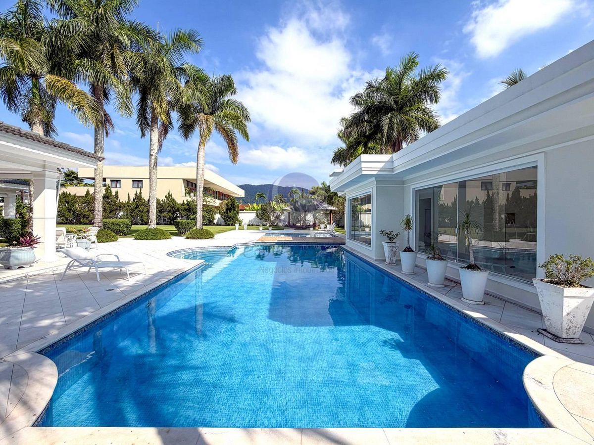Villa Kassardjian - Uma casa para viver hoje e valorizar amanhã no Jardim Acapulco.