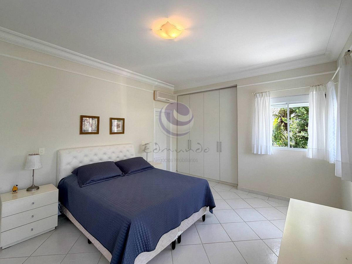 Villa Kassardjian - Uma casa para viver hoje e valorizar amanhã no Jardim Acapulco.