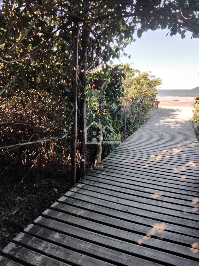 Casa com 3 Quartos, 1 Suíte, Balneário Ipacaray, 1100 Metros do Mar