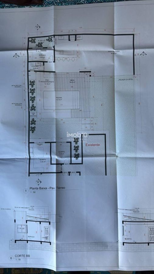 CASA TÉRREA COM 3 QUARTOS, PISCINA E EDÍCULA COM CHURRASQUEIRA NO BAIRRO JARDIM BOURBON EM FOZ DO IGUAÇU - PR.