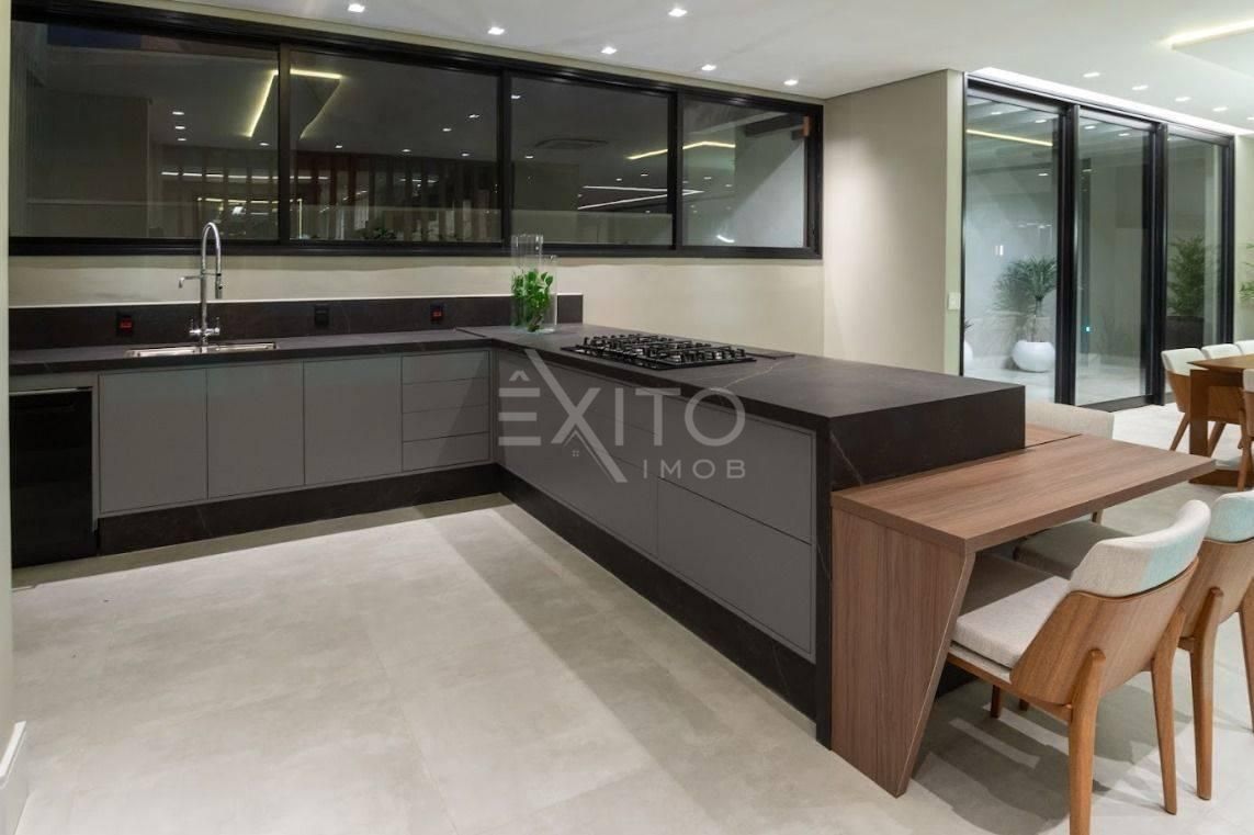 Casa, 7 quartos, 740 m² - Foto 19
