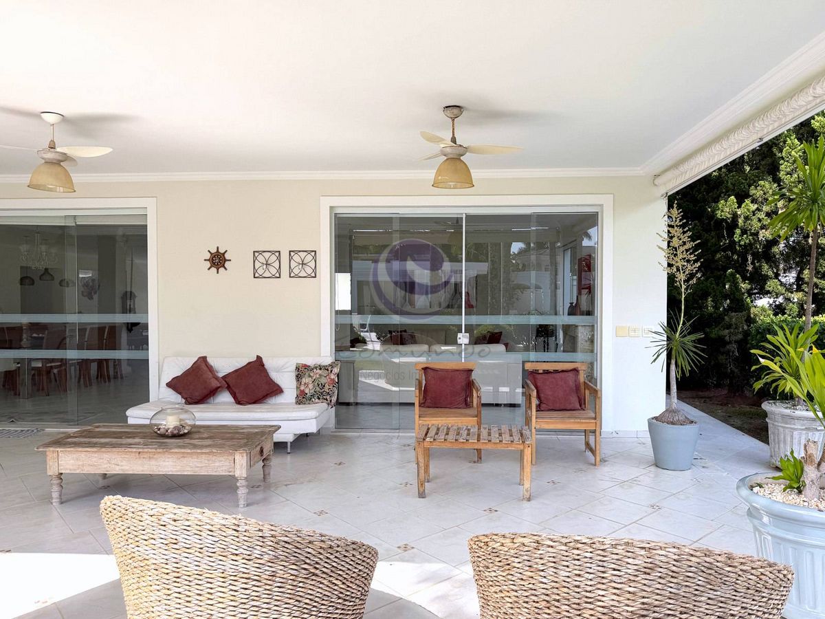 Villa Kassardjian - Uma casa para viver hoje e valorizar amanhã no Jardim Acapulco.