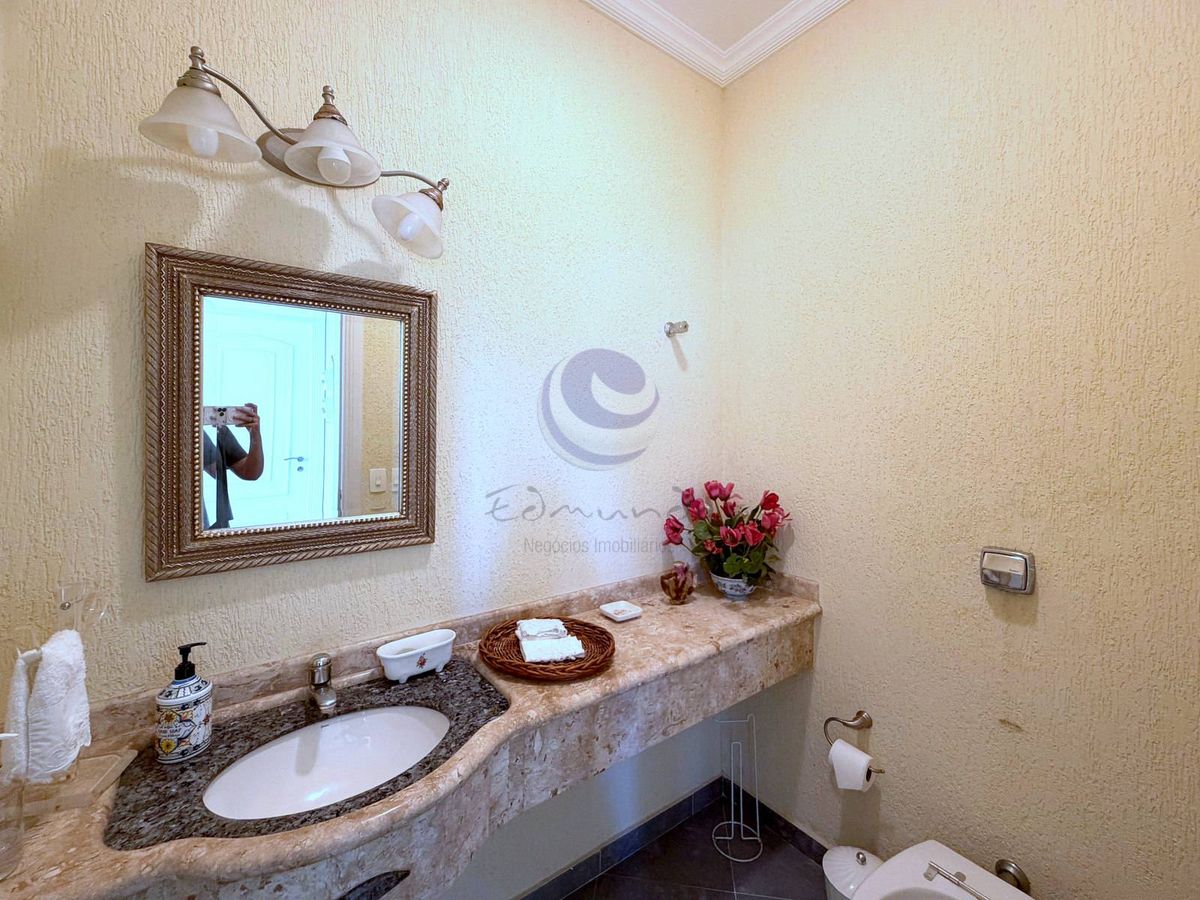 Villa Kassardjian - Uma casa para viver hoje e valorizar amanhã no Jardim Acapulco.