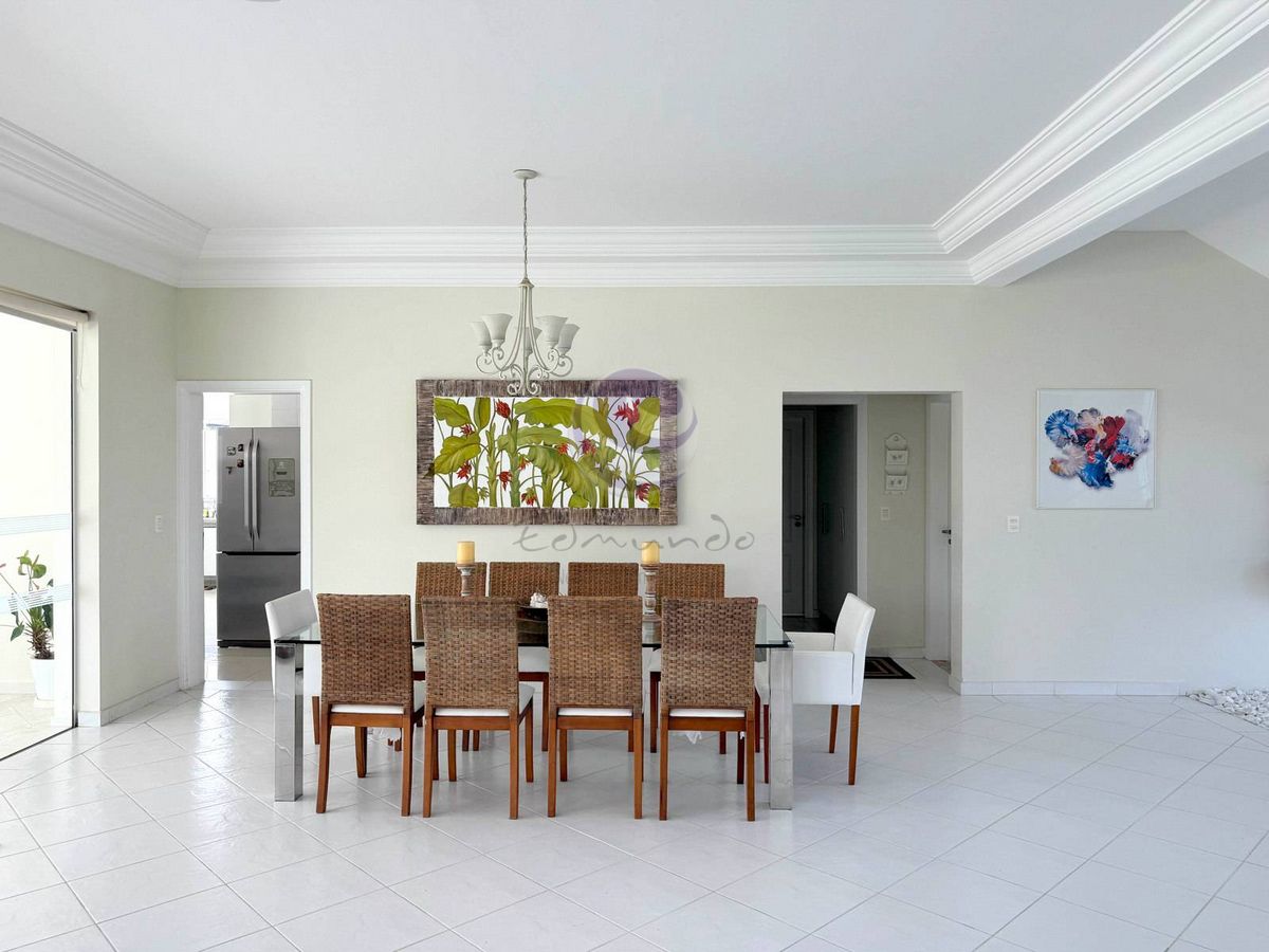 Villa Kassardjian - Uma casa para viver hoje e valorizar amanhã no Jardim Acapulco.