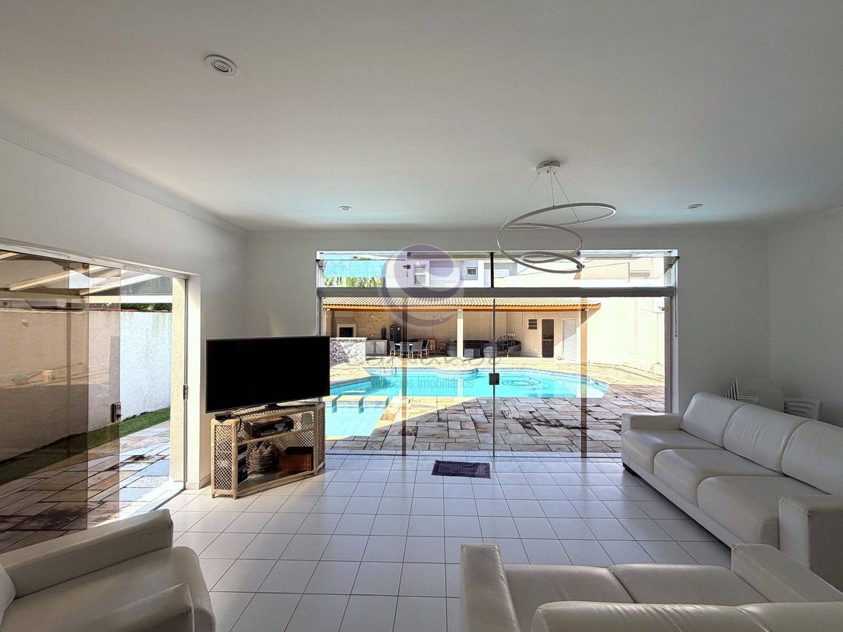 Villa Soares — Uma casa leve, acolhedora e feita para viver o melhor do Jardim Acapulco.