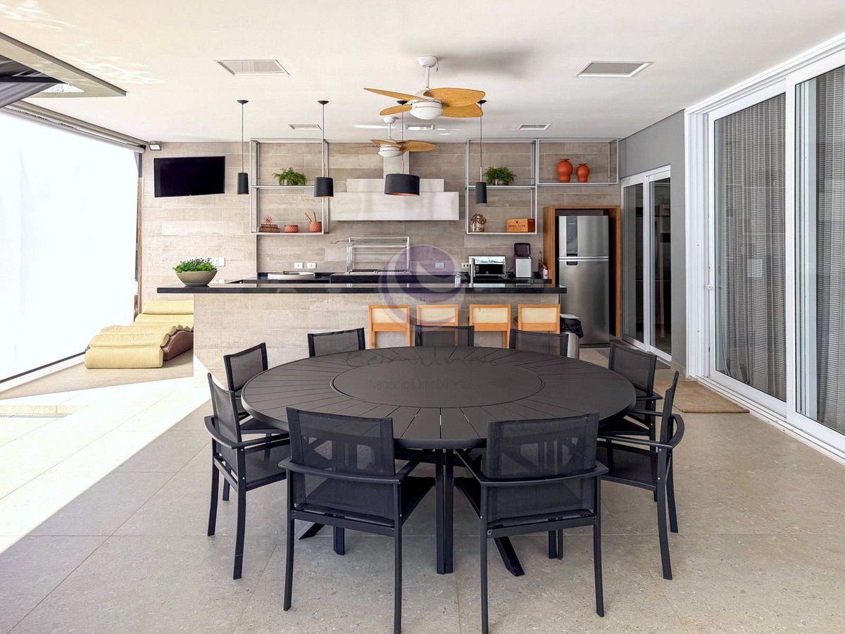 Villa Pires — A casa ideal para quem não abre mão de espaço, integração e lazer no Jardim Acapulco.