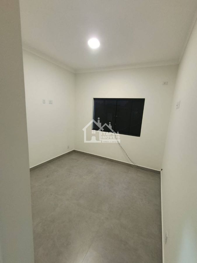 Casa com piscina alto padrão de acabamento no Balneário Paese