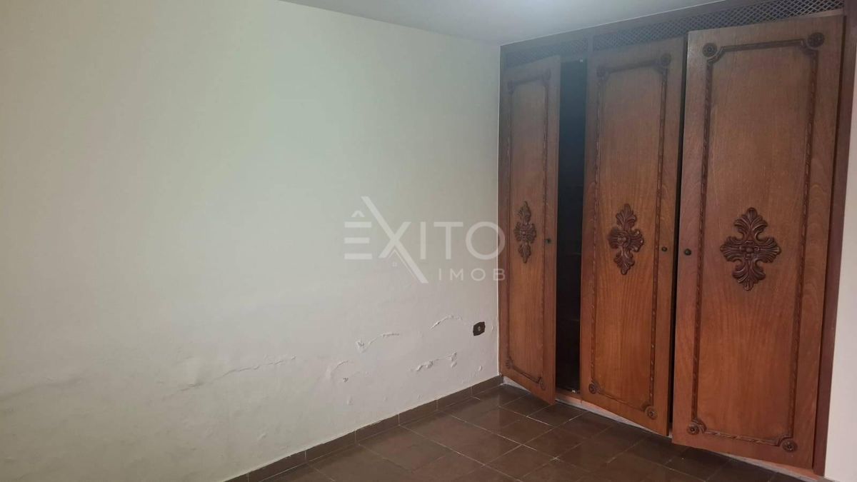 Casa, 6 quartos, 245 m² - Foto 5