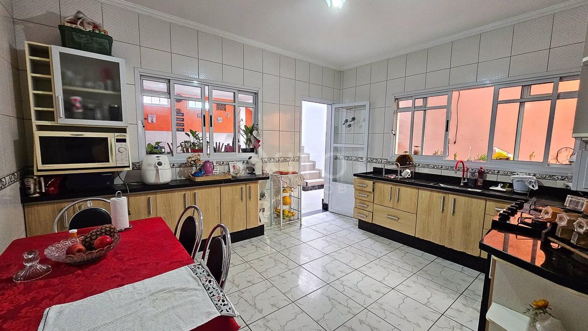 Casa, 3 quartos, 221 m² - Foto 11