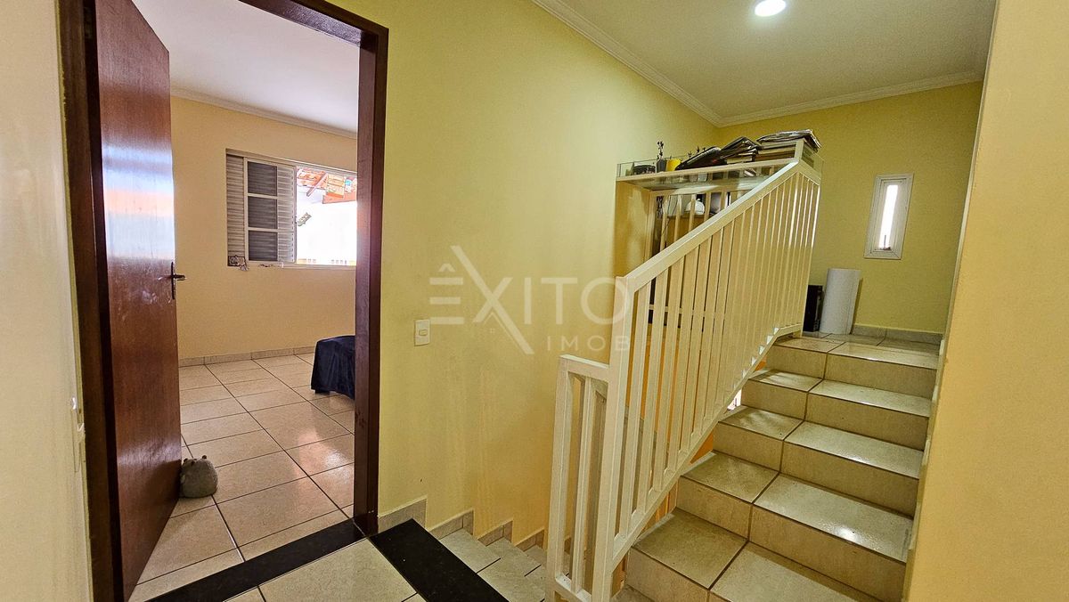 Casa, 3 quartos, 221 m² - Foto 35
