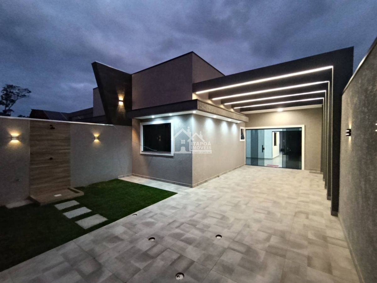 Casa com piscina alto padrão de acabamento no Balneário Paese