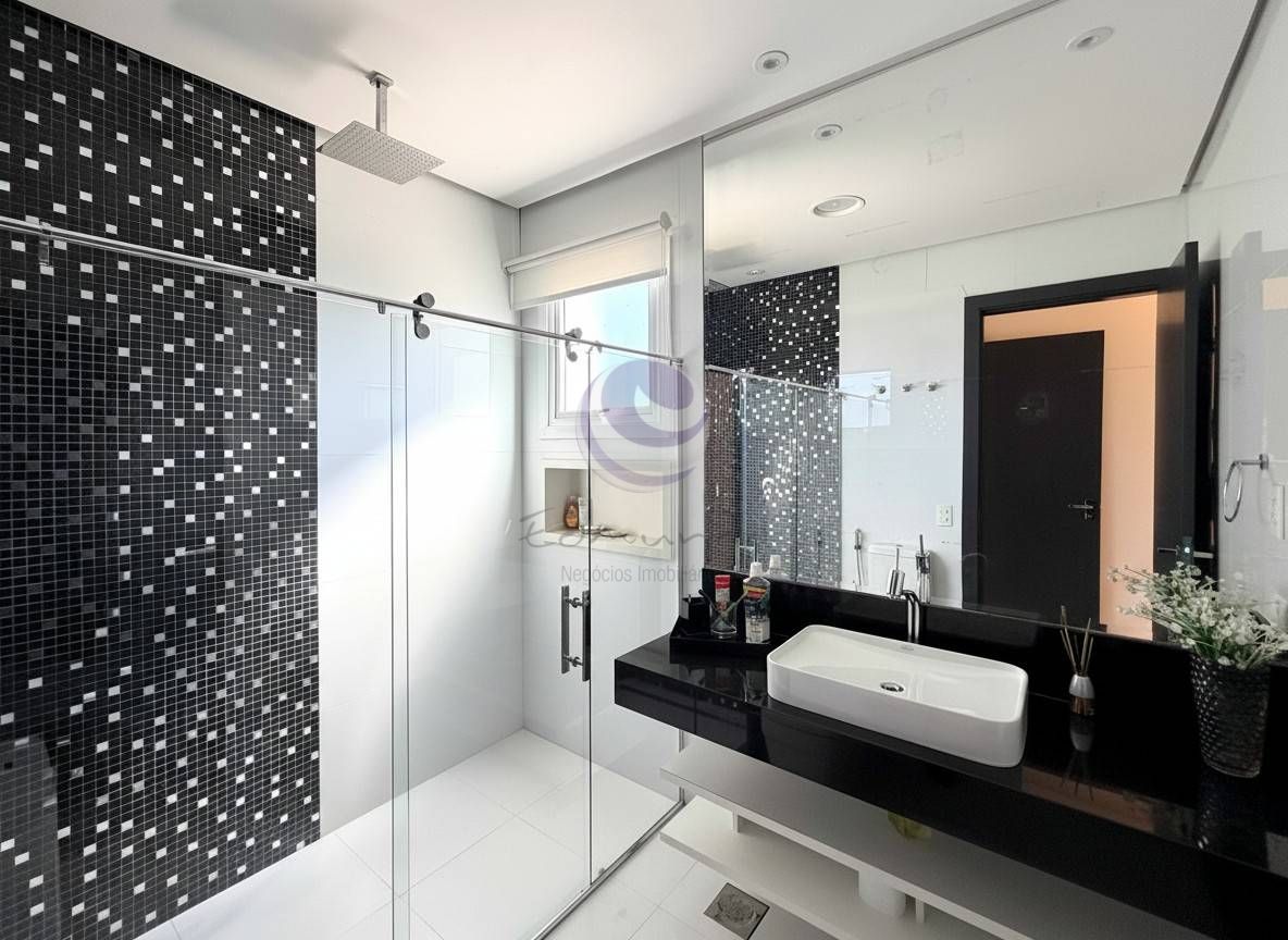 Villa Pires — A casa ideal para quem não abre mão de espaço, integração e lazer no Jardim Acapulco.