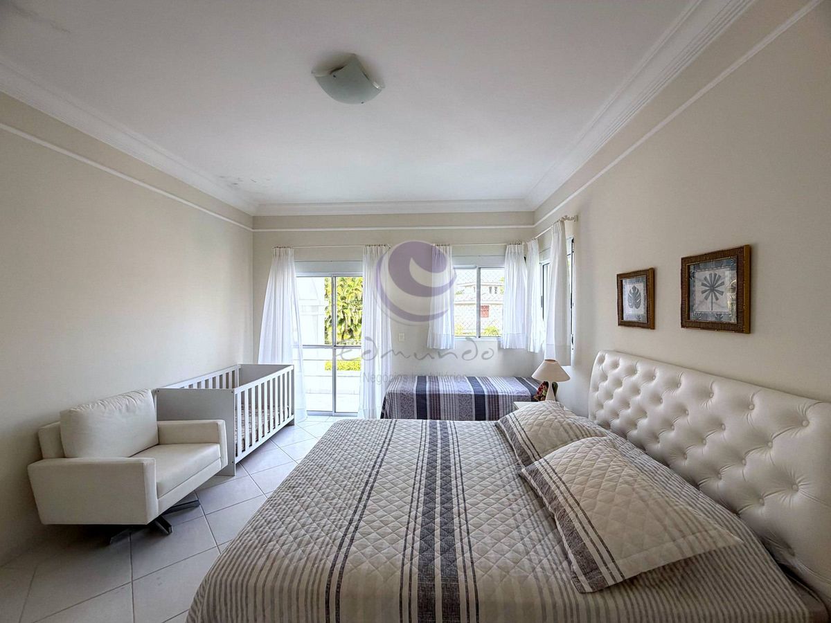Villa Kassardjian - Uma casa para viver hoje e valorizar amanhã no Jardim Acapulco.