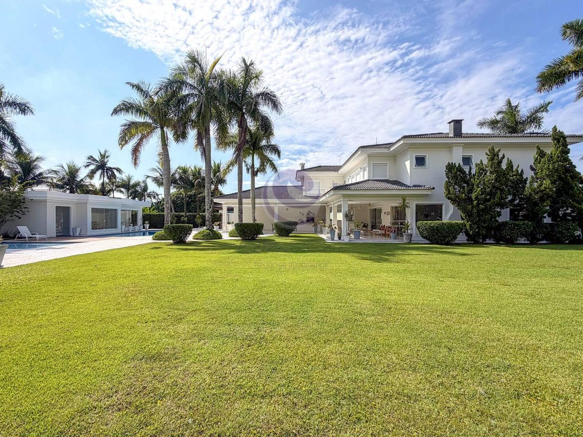 Villa Kassardjian - Uma casa para viver hoje e valorizar amanhã no Jardim Acapulco.