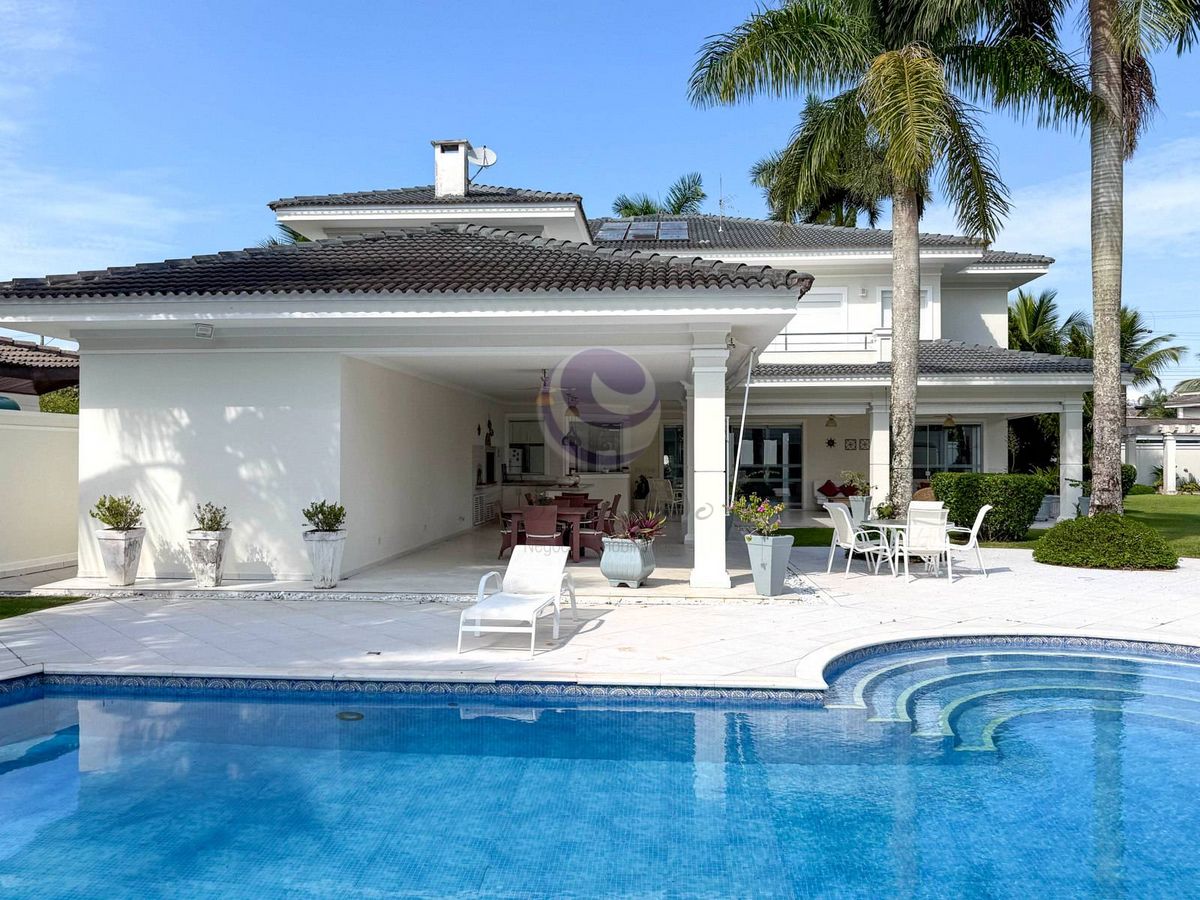 Villa Kassardjian - Uma casa para viver hoje e valorizar amanhã no Jardim Acapulco.