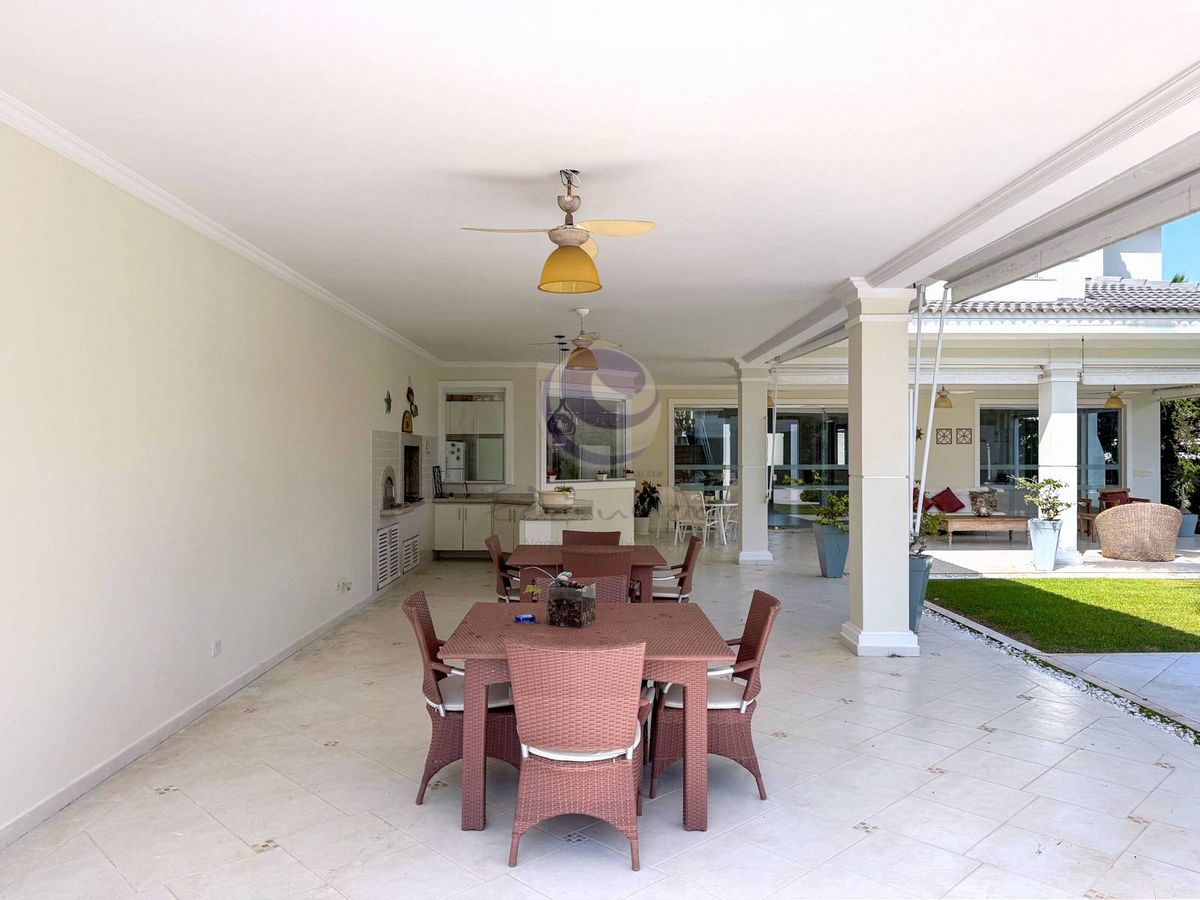 Villa Kassardjian - Uma casa para viver hoje e valorizar amanhã no Jardim Acapulco.