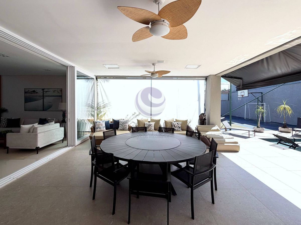 Villa Pires — A casa ideal para quem não abre mão de espaço, integração e lazer no Jardim Acapulco.