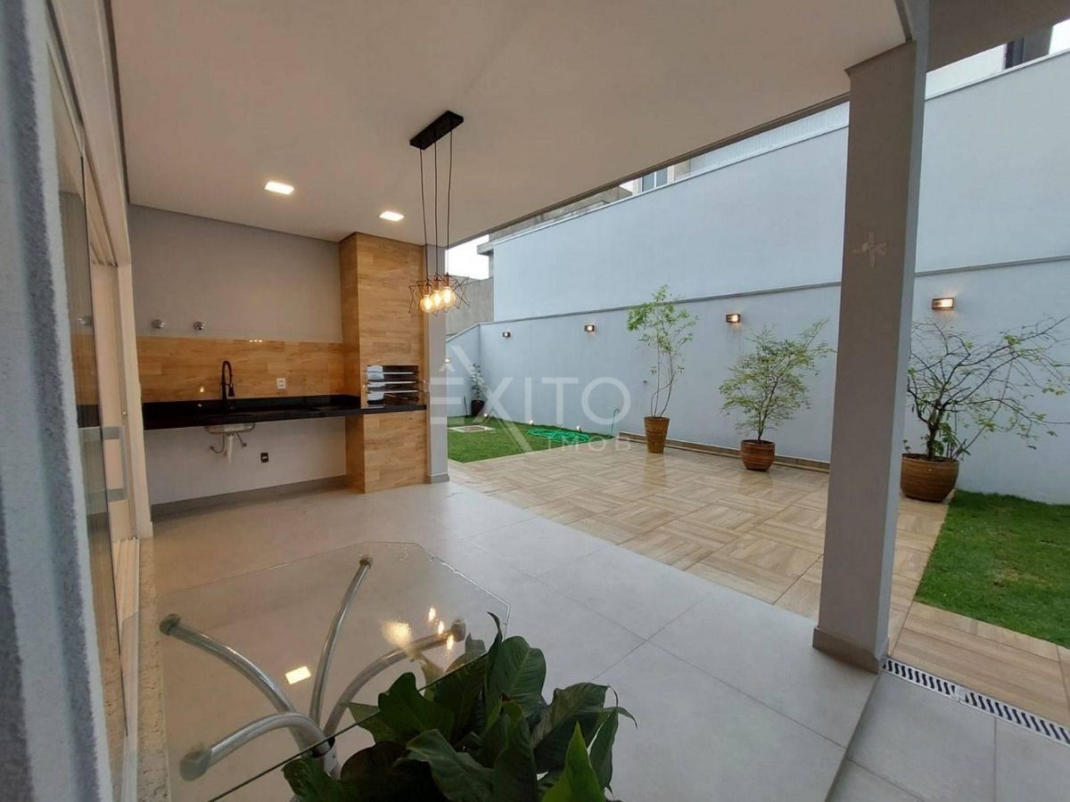 Casa, 4 quartos, 271 m² - Foto 2