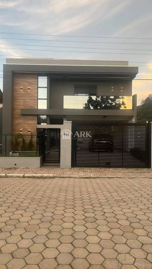 Casa na praia de Zimbros - Apartamento em Zimbros, Bombinhas - à venda - ARK INVESTIMENTOS IMOBILIÁRIO LTDA
