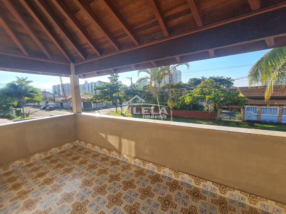 Expetacular sobrado no Aruã.