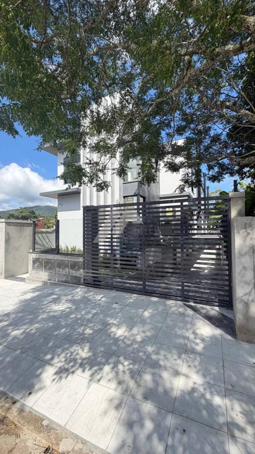 Sobrado moderno de alto padrão