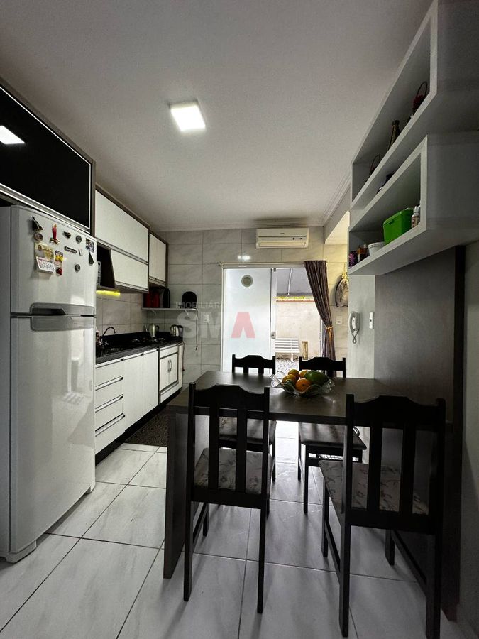 Apartamento com 2 quartos e ampla área externa e na frente