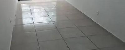 Ponto Comercial para Alugar com Salão e Banheiro no Braz II - Avaré. Foto 3
