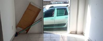 Ponto Comercial para Alugar com 4 Salas, Cozinha, Lavanderia e Edícula no Centro - Avaré. Foto 3