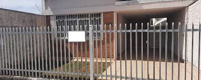 Casa à Venda no Centro de Avaré com 2 Quartos, Lavanderia e Garagem Cobertas. Foto 3