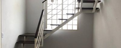 Sobrado à Venda com 1 Suíte com Closet + 2 Quartos, Sala de TV e Sala de Jantar, Área de Lazer com Churrasqueira e Garagem Coberta para 4 Carros em Jussara Maria - Avaré. Foto 3