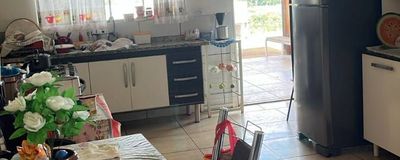 Casa à Venda com 3 Quartos, Churrasqueira, Garagem e Edícula em Terras de São José - Avaré. Foto 3