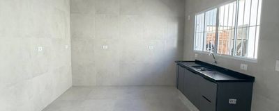 Casa para Alugar com 2 Quartos, Quintal e Garagem Coberta em Centro - Avaré. Foto 3