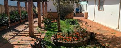 Casa à Venda no Centro de Avaré, com 3 Quartos (1 Suíte), Ampla Garagem e Espaço Gourmet. Foto 3