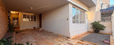 Casa para Alugar com 3 Quartos e Edícula no Centro - Avaré. Foto 3