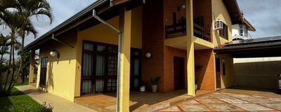Sobrado à Venda com 3 Quartos, Cozinha Planejada e Área Externa com Piscina, Churrasqueira e Sauna em Morada do Sol - Avaré. Foto 3