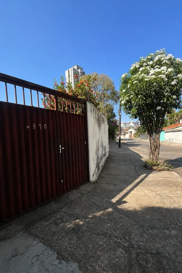 Fachada da casa com número 370