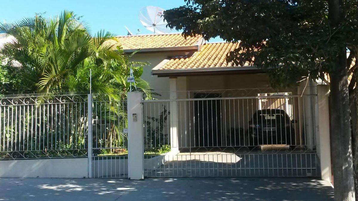 Casa à Venda com Suíte, Edícula com Churrasqueira e Garagem para 2 Carros no Porto Seguro - Avaré - Casa em Loteamento Porto Seguro, Avaré - à venda - CRYSTAL IMÓVEIS