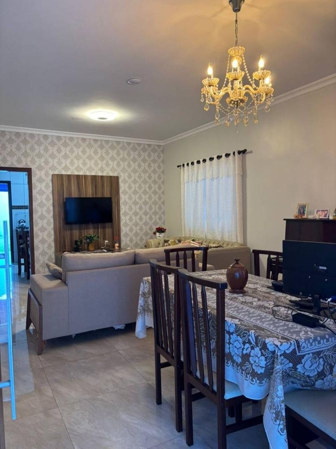 Casa com 3 quartos, 1 suíte