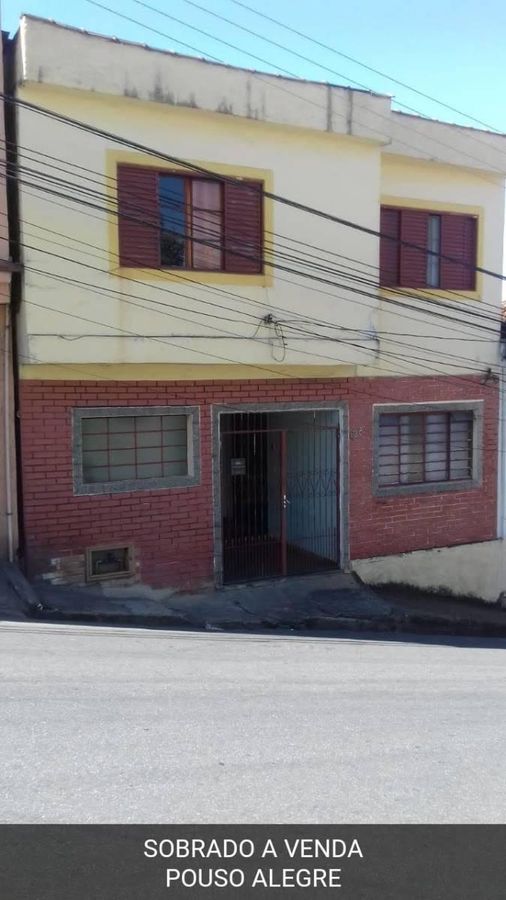 🏠, Casa, Venda , 350.000,00 , Centro, Pouso Alegre - MG, com 3 quartos, 1 suíte, 2 banheiros, 2989 - Casa em Centro, Pouso Alegre - à venda - IMOBILIÁRIA VLT IMÓVEIS LTDA