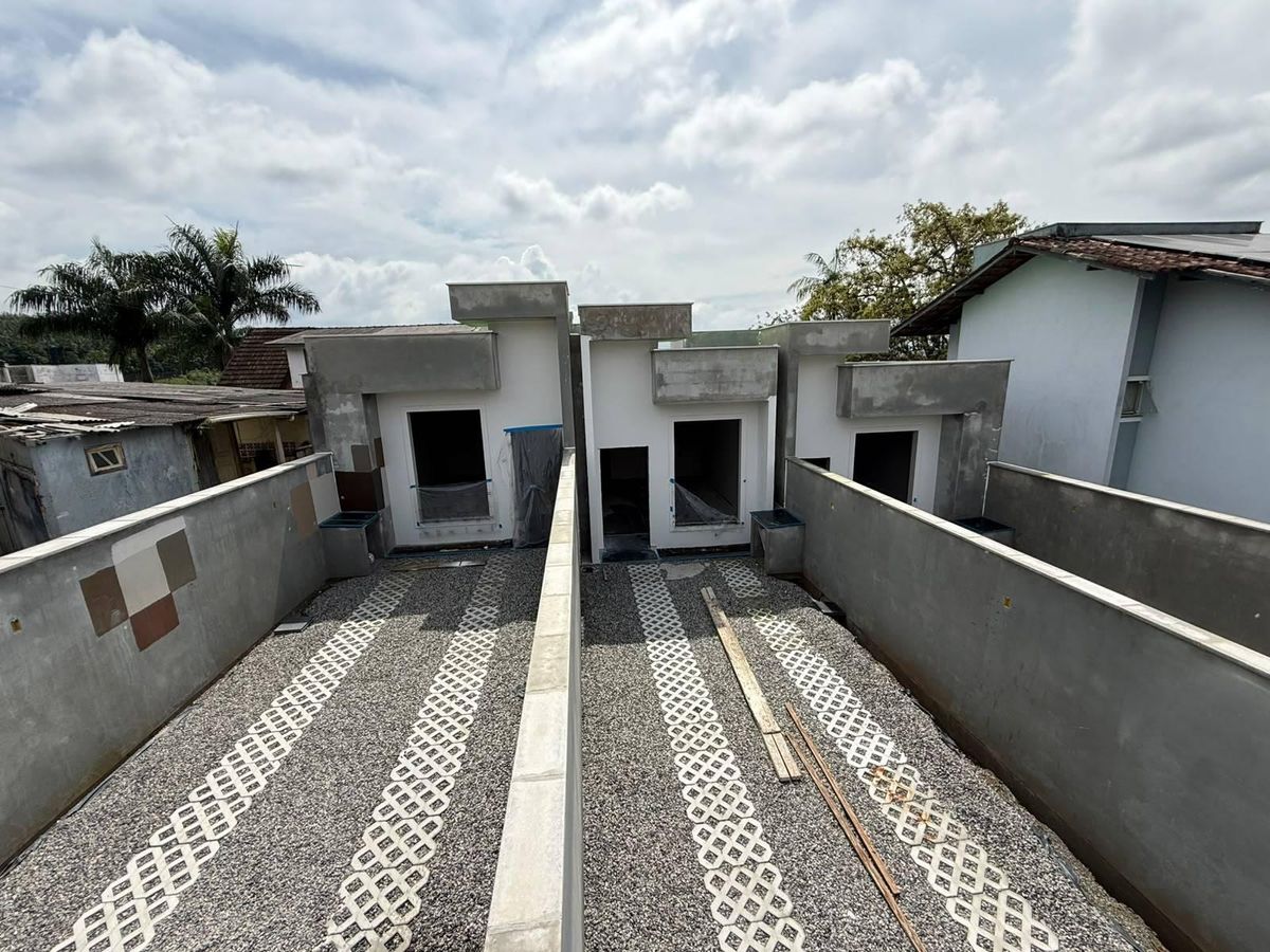 Casa Geminada, 3 quartos, 1 Suíte à venda no bairro Santa Catarina - Joinville - Casa Geminada em Santa Catarina, Joinville - à venda - IMOBILIARIA BORBA