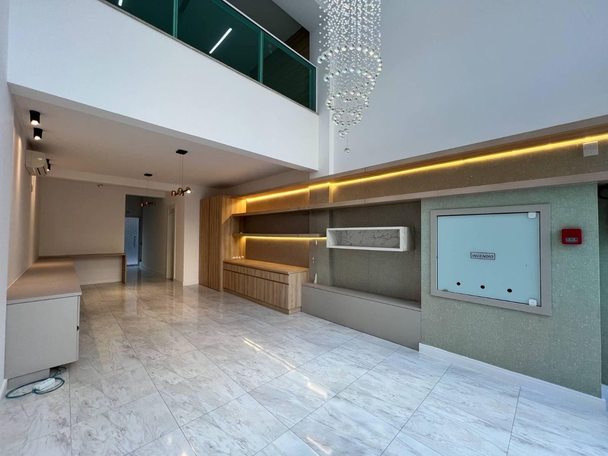 Sala comercial mobiliada para locação na Rua 3000 em Balneário Camboriú - Salas Comerciais em Centro, Balneário Camboriú - para locação - Desc Imóveis