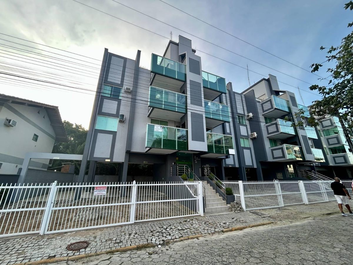 Cobertura duplex 2 quartos a 50 metros da Praia de Bombinhas Centro - 1