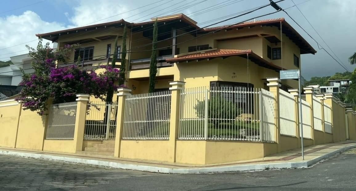 CASA EM CABEÇUDAS - ITAJAÍ - Casa em Cabeçudas, Itajaí - à venda - Brava Norte Imóveis