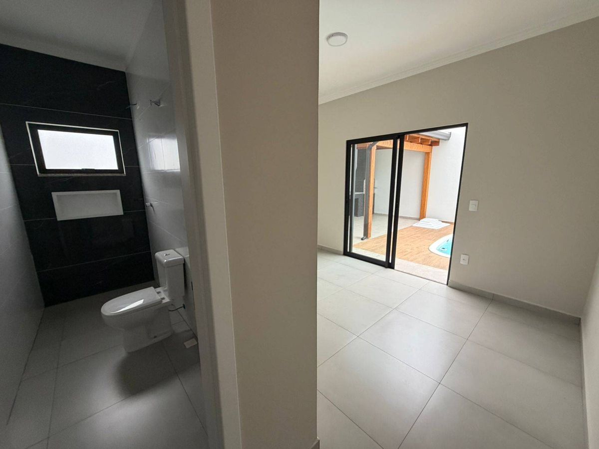 Casa à Venda com 3 quartos, no bairro Nova Barra Velha - Barra Velha Cód. 2768