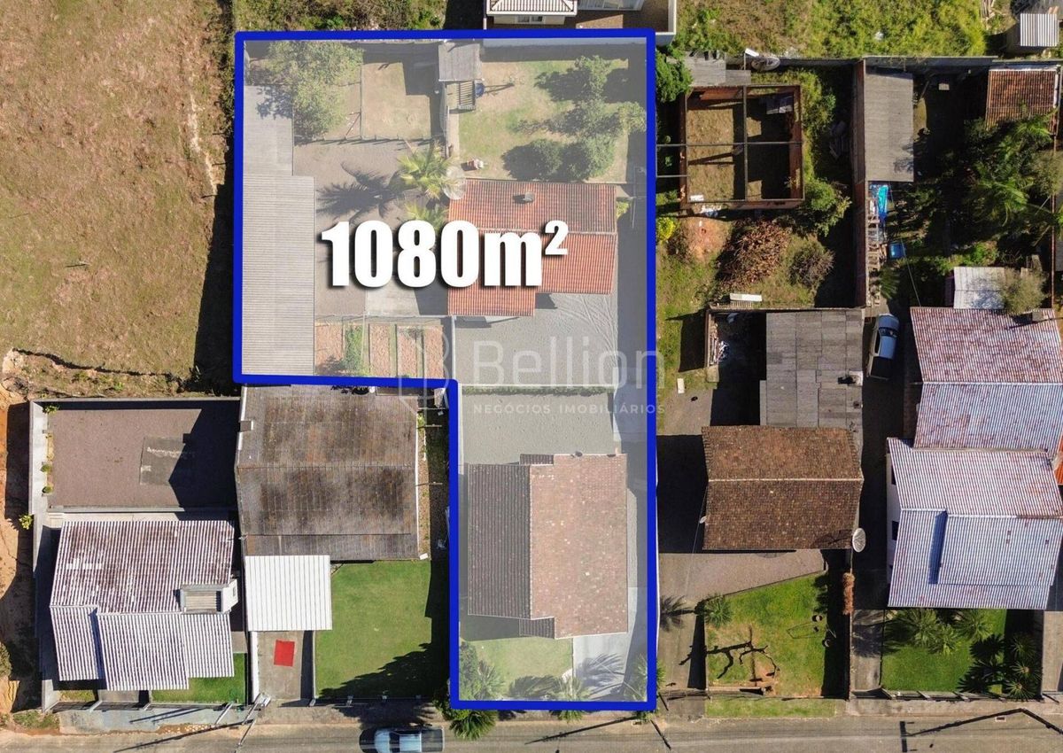Casa à Venda com Terreno de 1.080 m² 3 Quartos, Área de Festas e 4 Vagas de Garagem